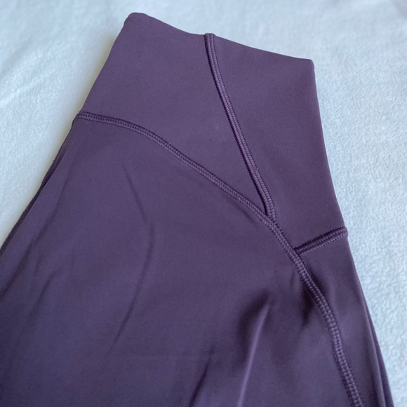 Lululemon cropped leggings - Picture 2 of 4